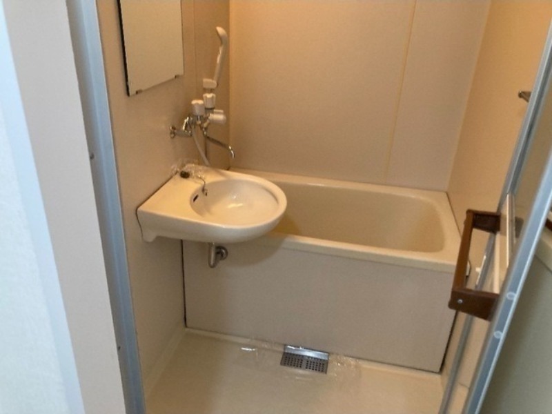 バス・シャワールーム　図面と現状に相違がある場合には現状を優先