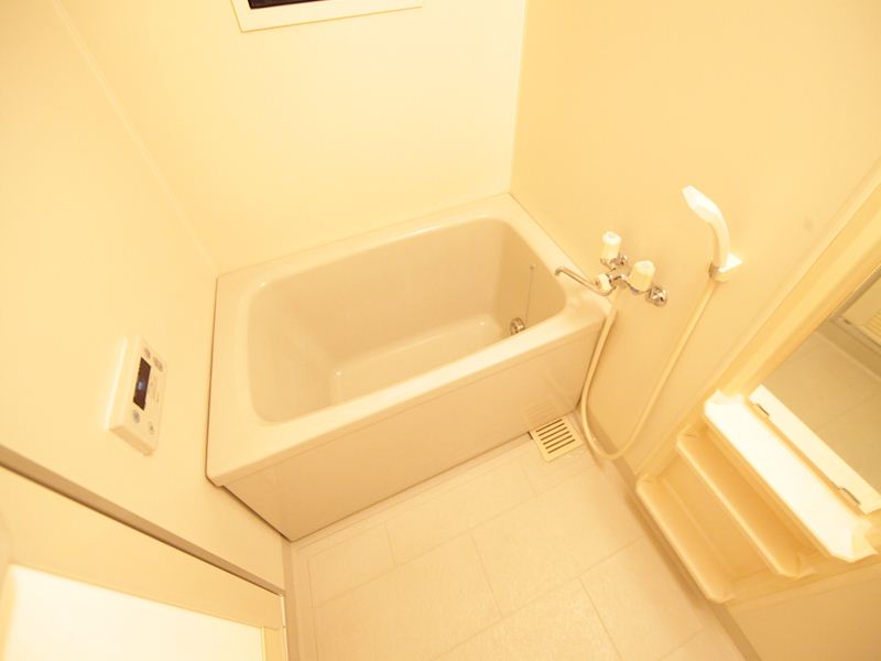 バス・シャワールーム　追焚き機能付きお風呂