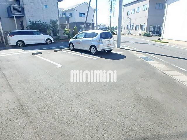 駐車場　敷地内別の駐車場になります。