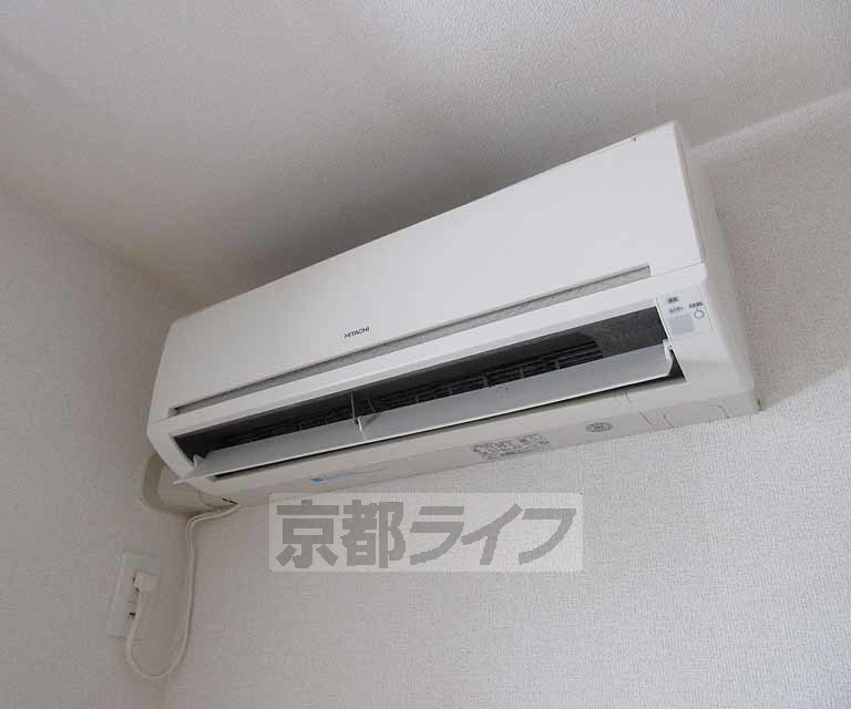 その他設備　夏も快適に過ごせるエアコン付いてます！