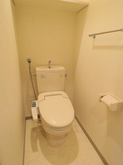 トイレ　他号室のお写真です。参考にご覧ください。