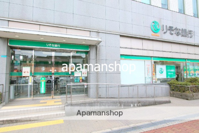 銀行　りそな銀行（銀行）まで80m