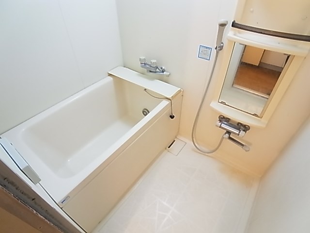 バス・シャワールーム　別部屋参考写真