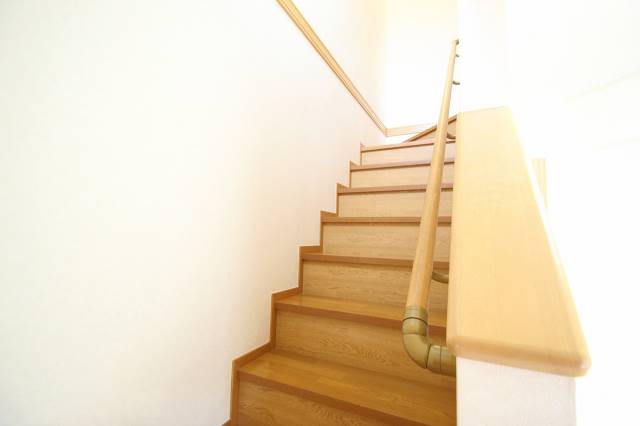その他部屋・スペース　階段で２階へ