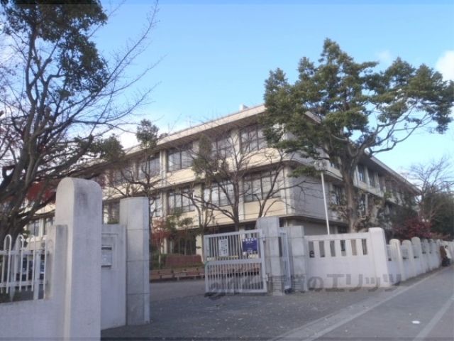 中学校　北野中学校（中学校）まで570m