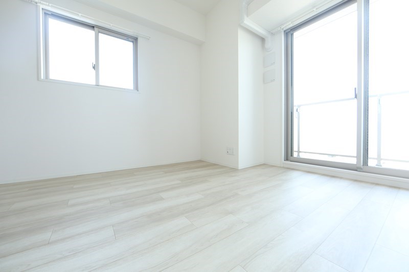 バルコニー　洋室7帖　エアコン完備　バルコニー