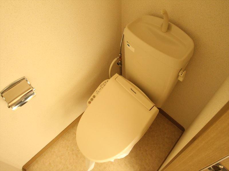 トイレ　温水洗浄便座