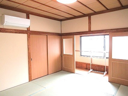 居室・リビング　和室８帖、エアコン付き