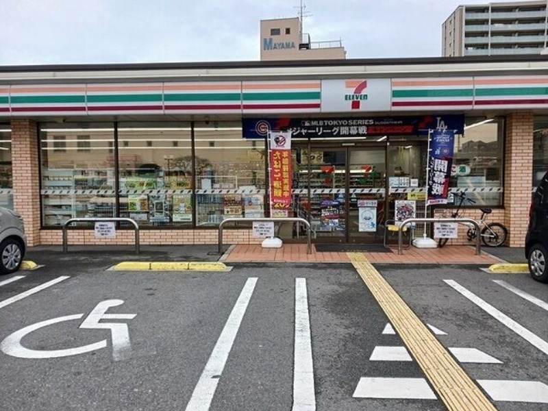 コンビニ　セブンイレブン大阪緑1丁目店（コンビニ）まで398m