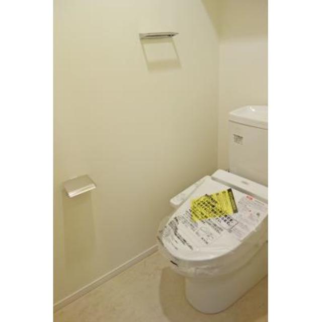 トイレ　※写真は同タイプ住戸です。