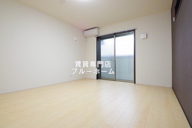 その他部屋・スペース　別角度からの洋室です！