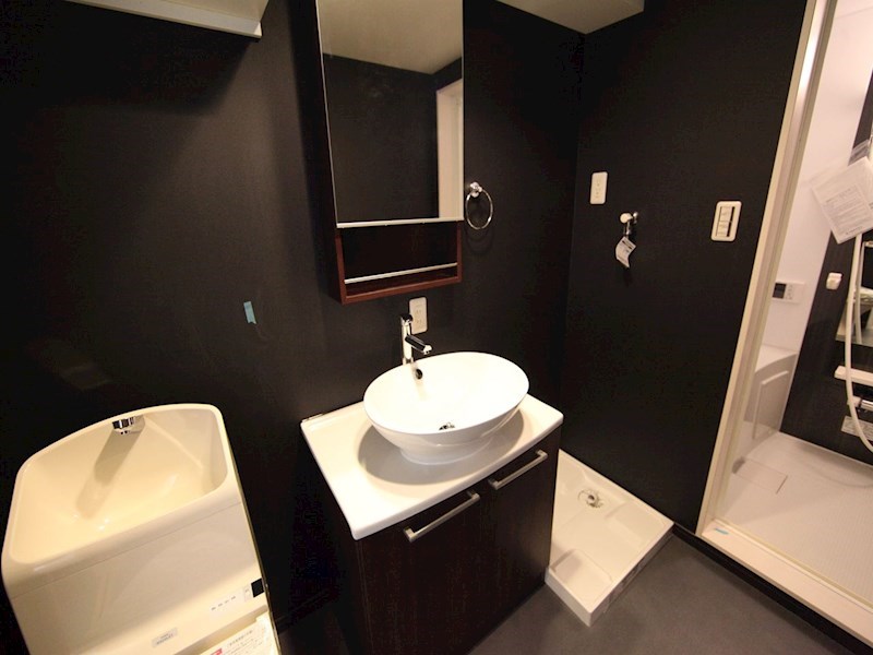 洗面設備　脱衣所　デザイン独立洗面台　イメージ写真