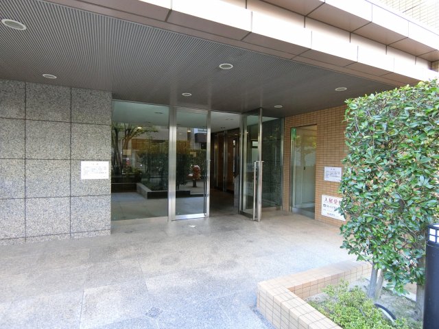 エントランス　詳細は、RISUMO江坂本店までお問合せください♪
