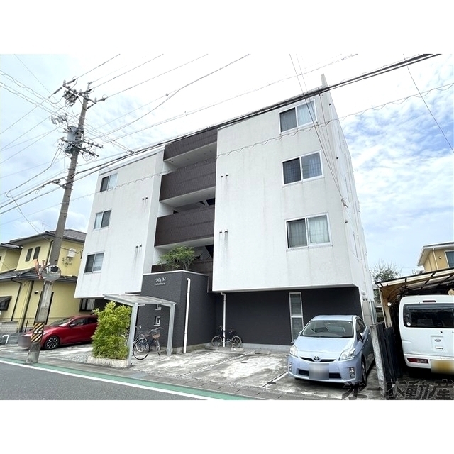 エントランス　建物外観