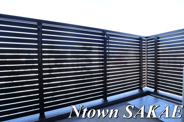 バルコニー　暖かな日差しのふりそそぐバルコニー