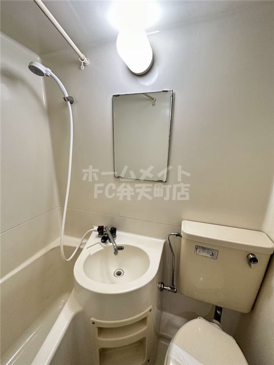 洗面設備　スペースが確保できる洗面所です