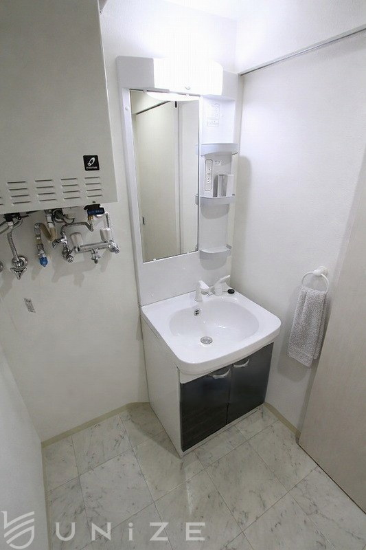 洗面設備　AIによる小物設置加工