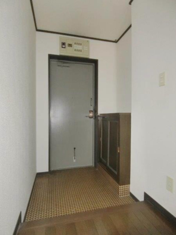 玄関　図面と現状に相違がある場合には現状を優先．．．