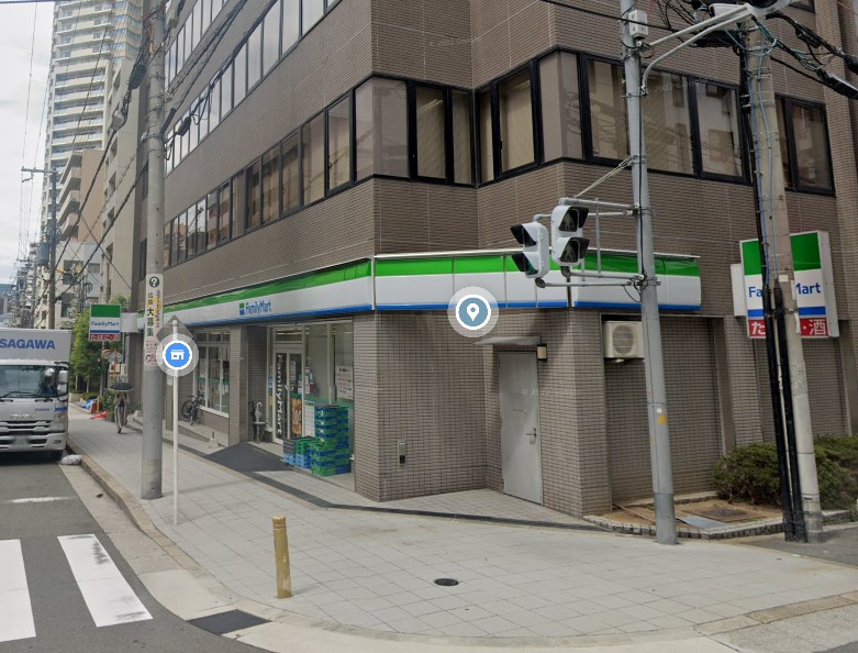 コンビニ　ファミリーマート 内久宝寺町四丁目店（コンビニ）まで140m