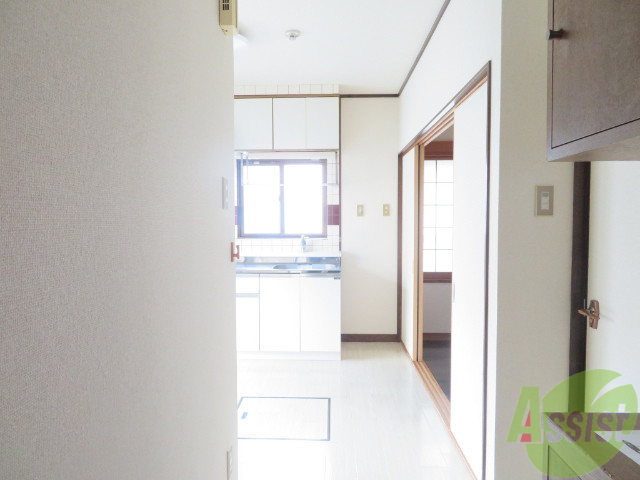 玄関　玄関から見るとこんな感じになりますよ。動線です