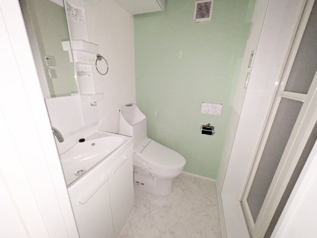 トイレ　嬉しい温水洗浄便座♪