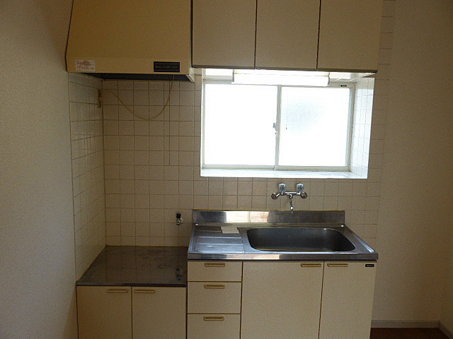 キッチン　※写真は他号室です