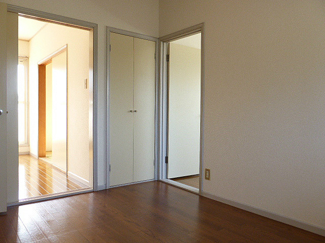 居室・リビング　※写真は他号室です