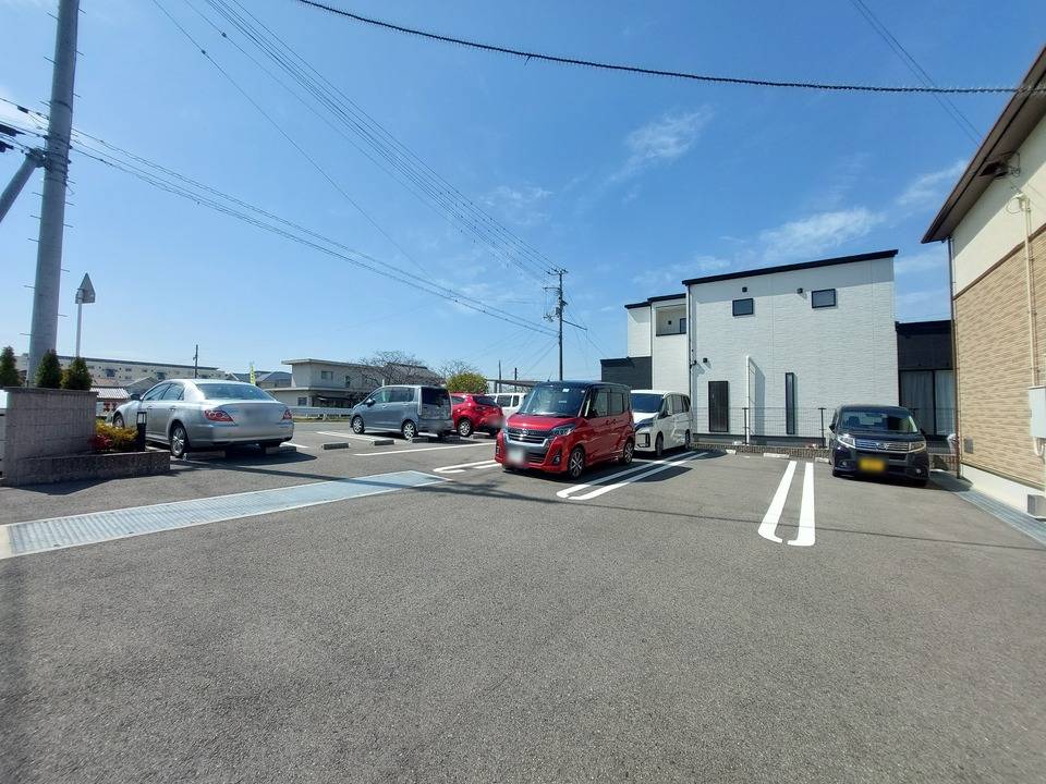 駐車場　駐車場