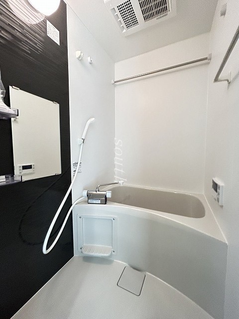 バス・シャワールーム　浴室乾燥機付きのお風呂