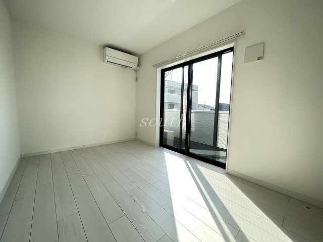 居室・リビング　洗練された清潔感漂う清楚な仕上がり