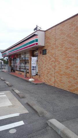 コンビニ　セブン－イレブン三原宮浦店（コンビニ）まで107m