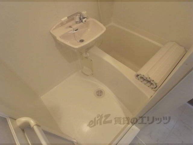 バス・シャワールーム　バス