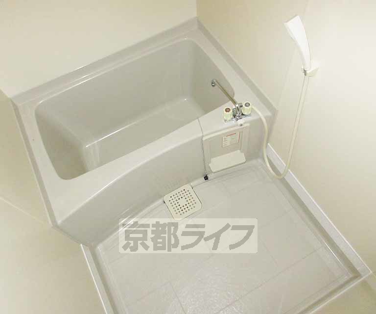 バス・シャワールーム　コンパクトなお風呂です