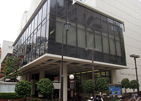 図書館　港区立三田図書館（図書館）まで591m