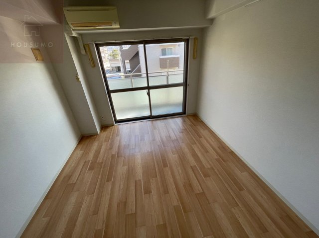 その他部屋・スペース　広くて明るい寝室