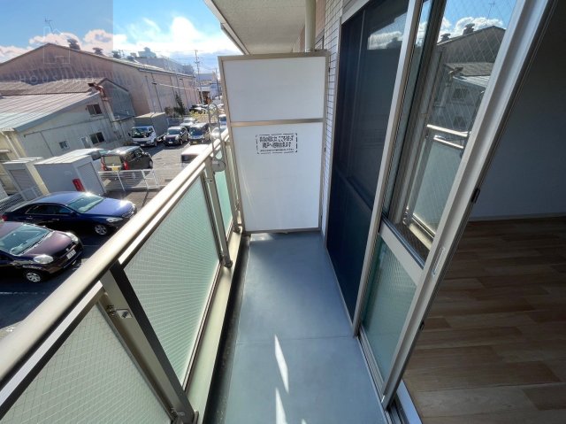 バルコニー　陽当たり良好なバルコニーです