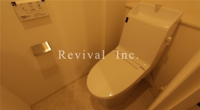 トイレ　シャワートイレ完備でございます