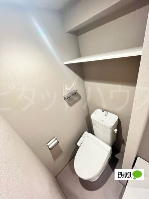 トイレ　温水洗浄便座