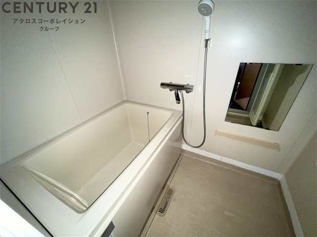 バス・シャワールーム　シンプルで機能的なユニットバスです♪