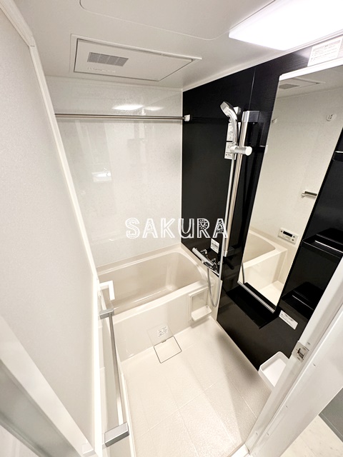 バス・シャワールーム　雨の日でも安心の浴室乾燥機付きです♪