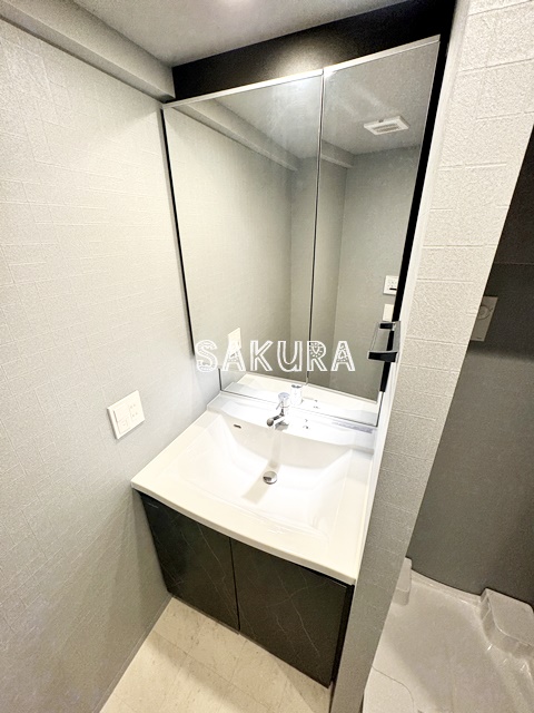 洗面設備　身支度に欠かせない独立洗面台♪