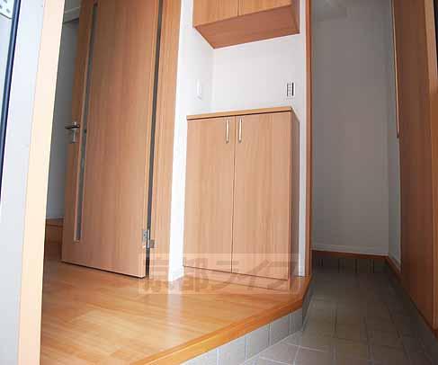 玄関　靴箱もたっぷり収納可能です