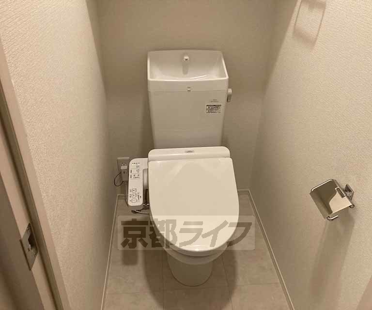 トイレ　ウォシュレット付・