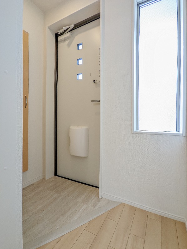 玄関　図面と現状に相違がある場合には現状を優先