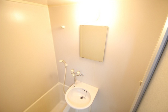 洗面設備　※別部屋の写真です