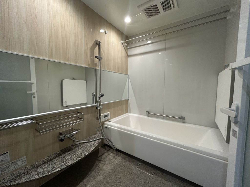 バス・シャワールーム　バス