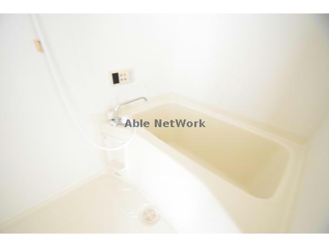 バス・シャワールーム　追い焚き機能付きバス！