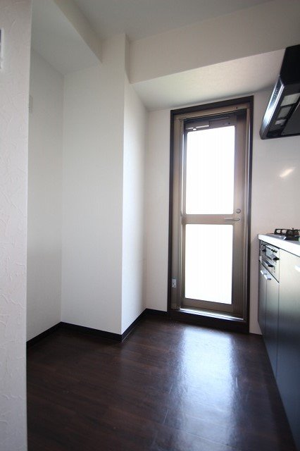 キッチン　同物件、別号室のものです。