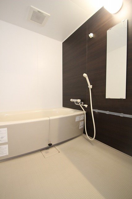バス・シャワールーム　同物件、別号室のものです。