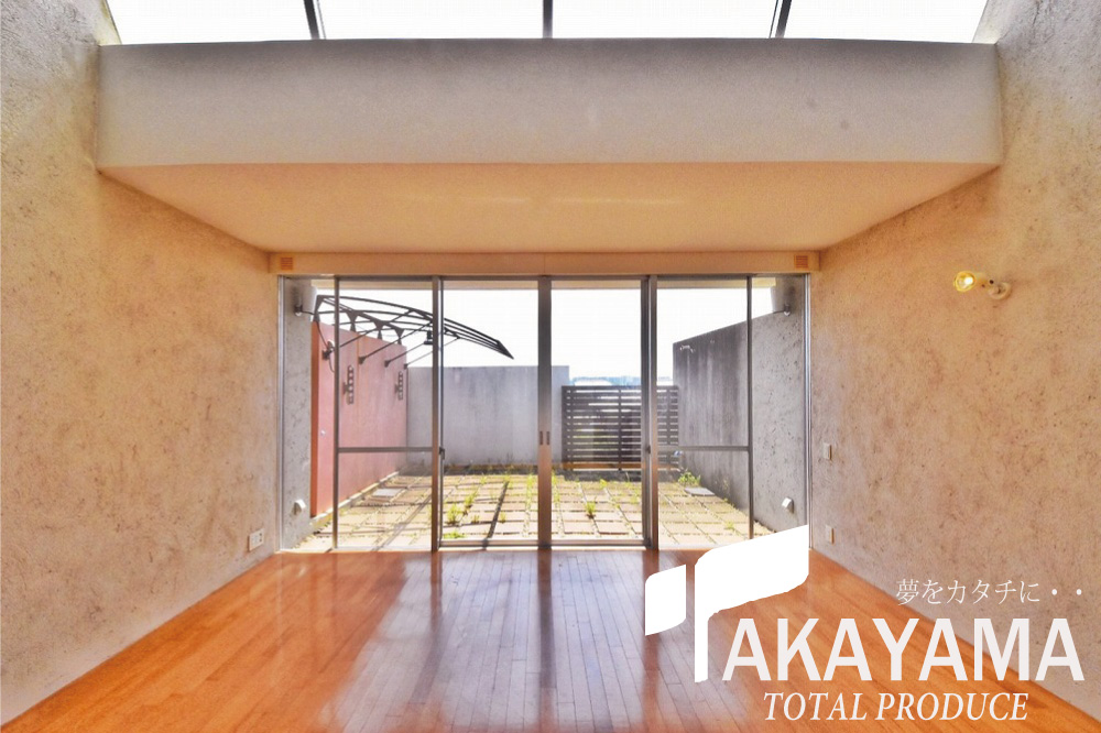 キッチン　リビング角度別、天窓からの採光が最高です！！